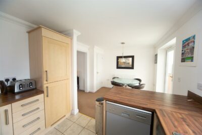 house - link detached for rent wyncliffe gardens