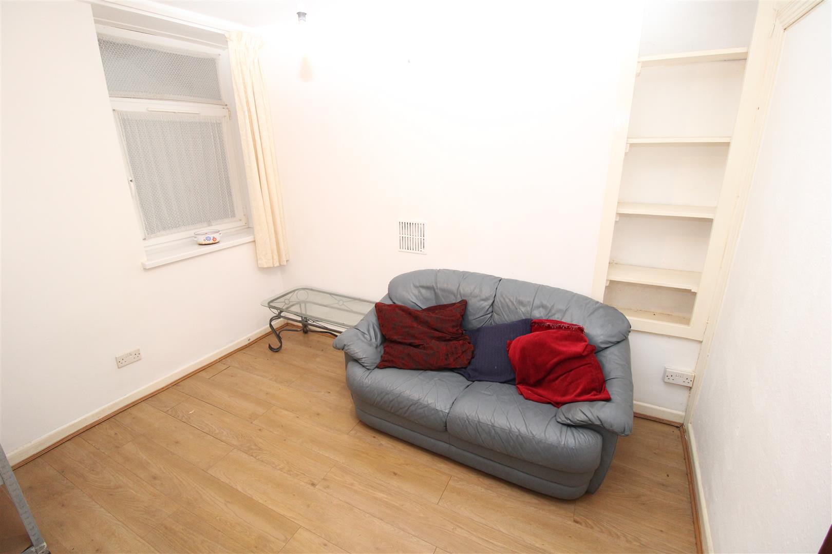 house - end terrace for rent wood road