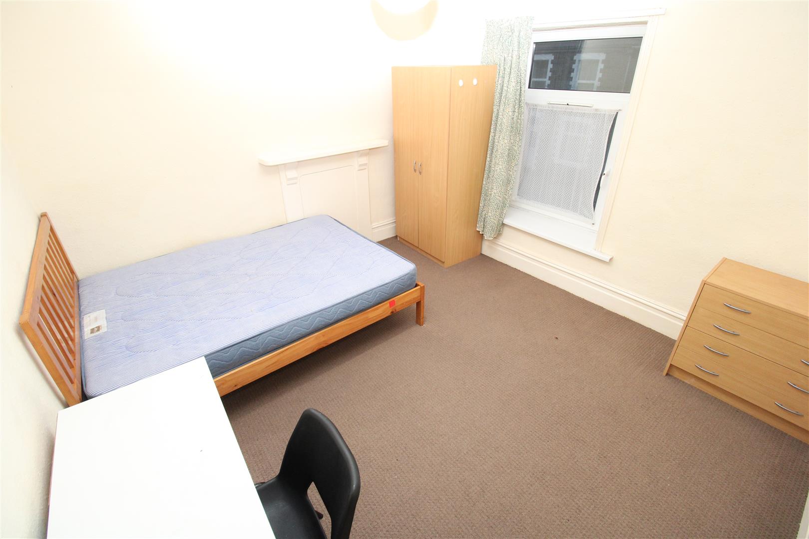house - end terrace for rent wood road