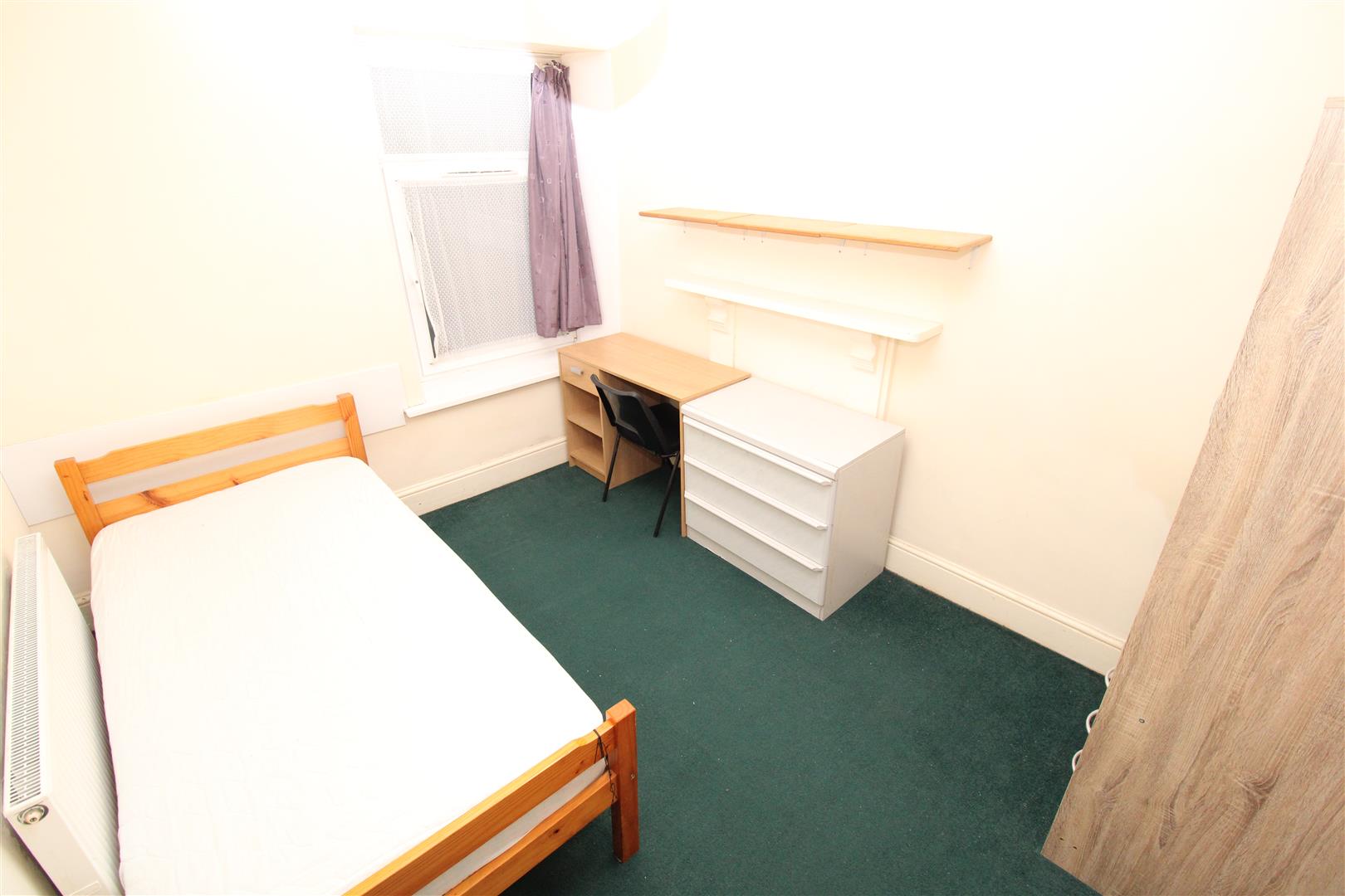 house - end terrace for rent wood road