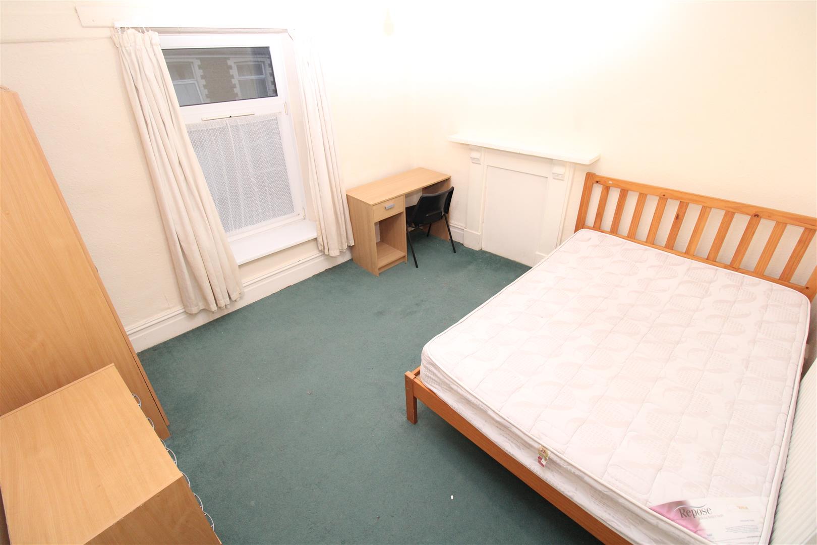 house - end terrace for rent wood road