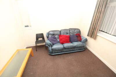 house - end terrace for rent wood road