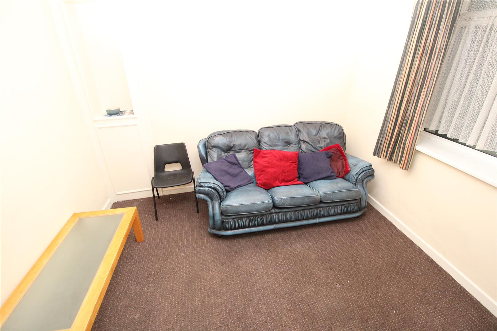 house - end terrace for rent wood road