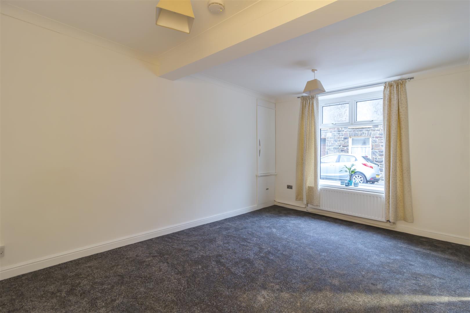 house - terraced for rent tynybedw street