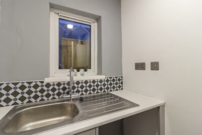 house - terraced for rent tynybedw street
