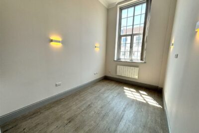 flat for rent highland road