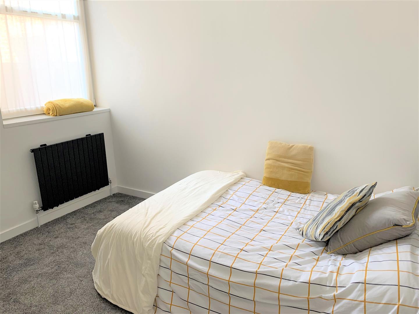 room for rent queens road