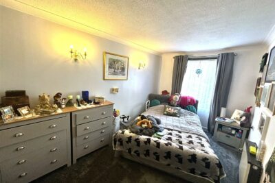 flat for rent green road