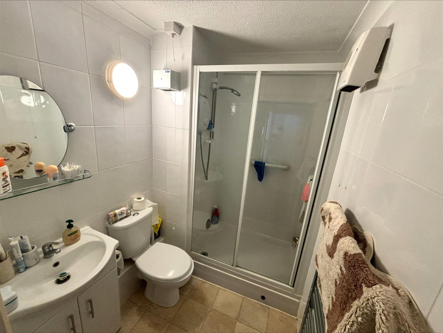 flat for rent green road