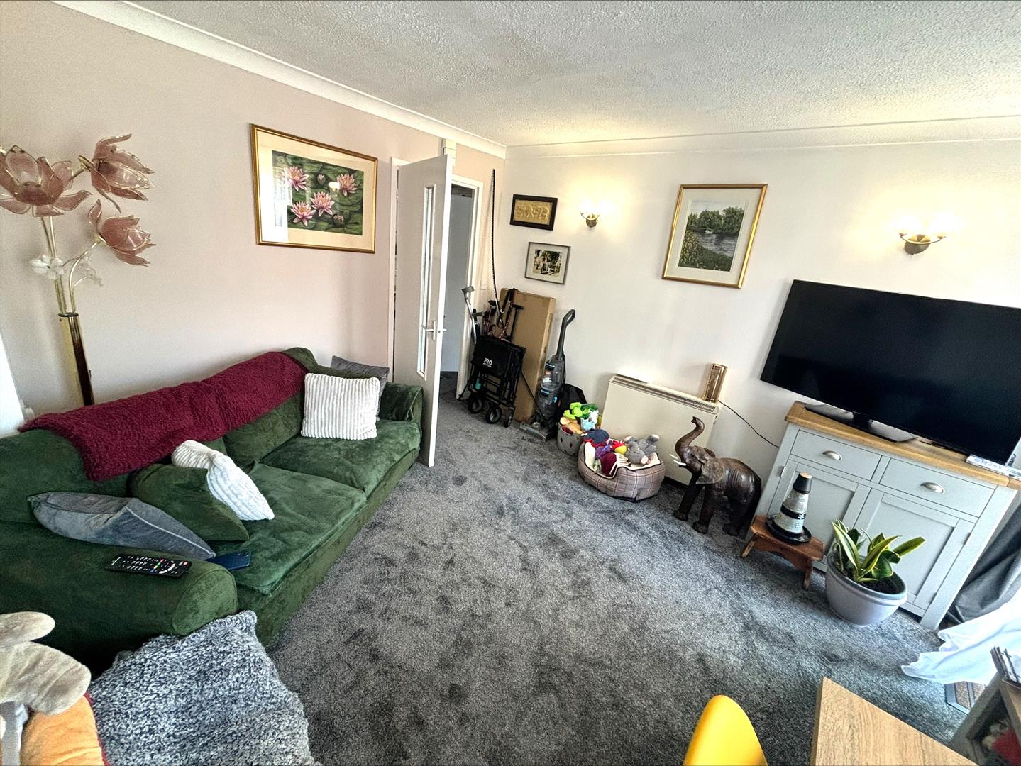 flat for rent green road