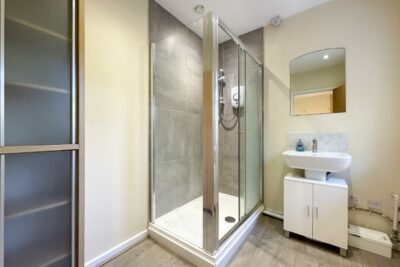 flat for sale wood road