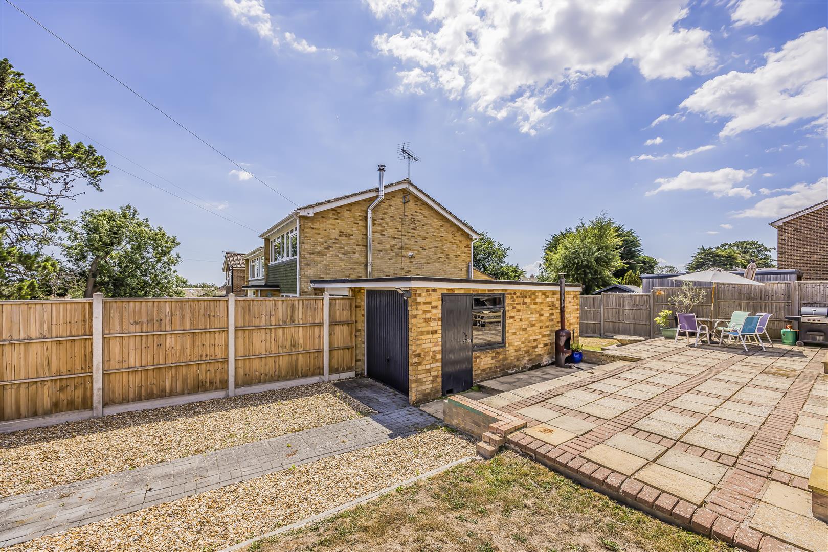house for sale wraysbury park drive