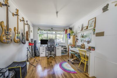 house for sale wraysbury park drive