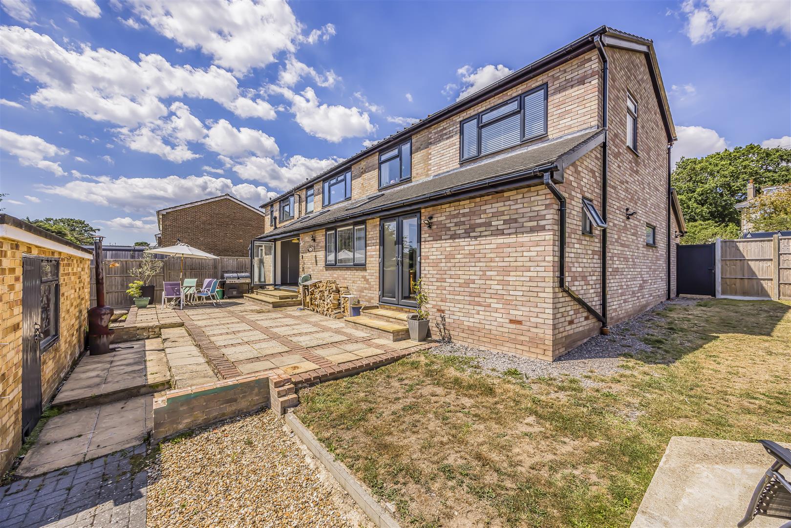 house for sale wraysbury park drive