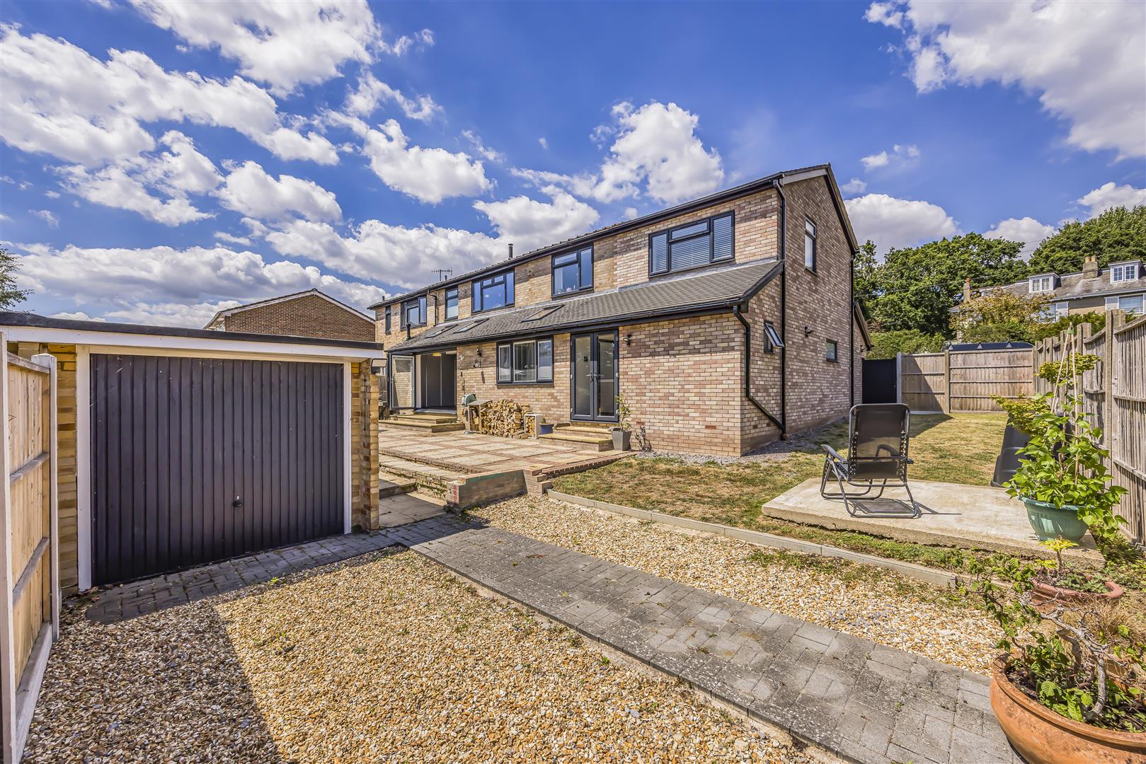 house for sale wraysbury park drive