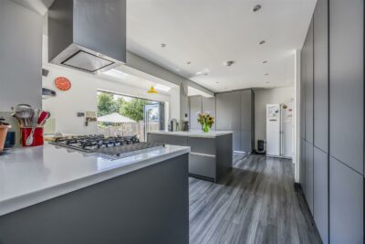 house for sale wraysbury park drive