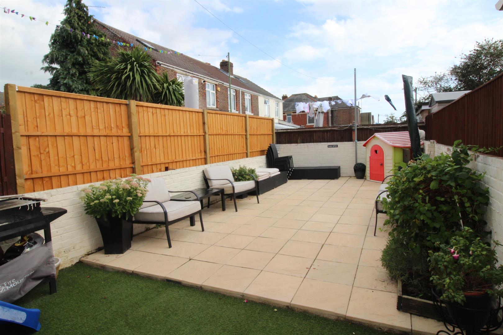 house - terraced for rent tipner road
