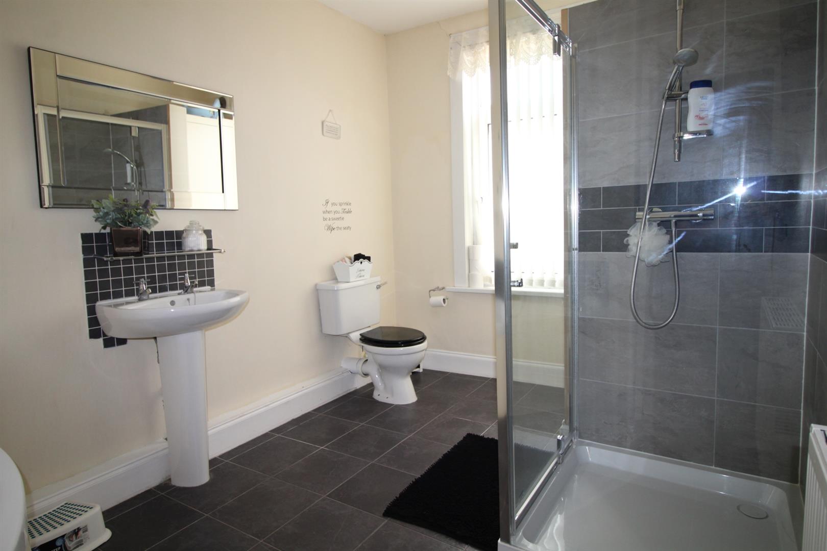 house - terraced for rent tipner road