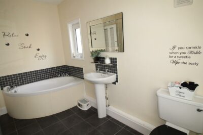 house - terraced for rent tipner road