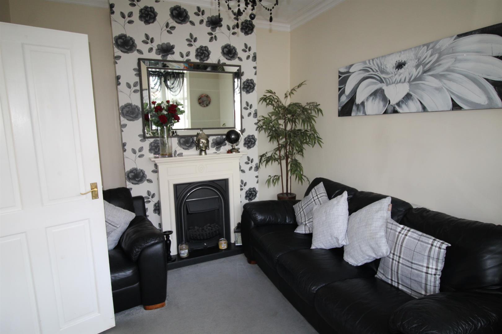 house - terraced for rent tipner road