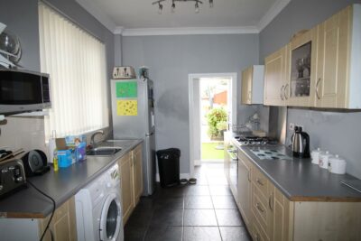 house - terraced for rent tipner road