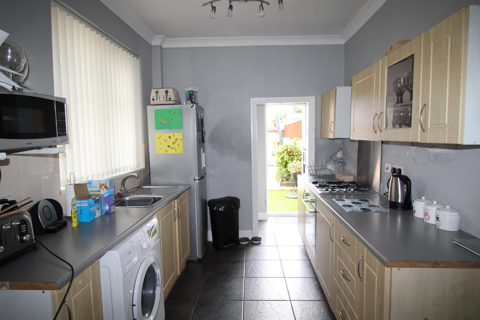 house - terraced for rent tipner road