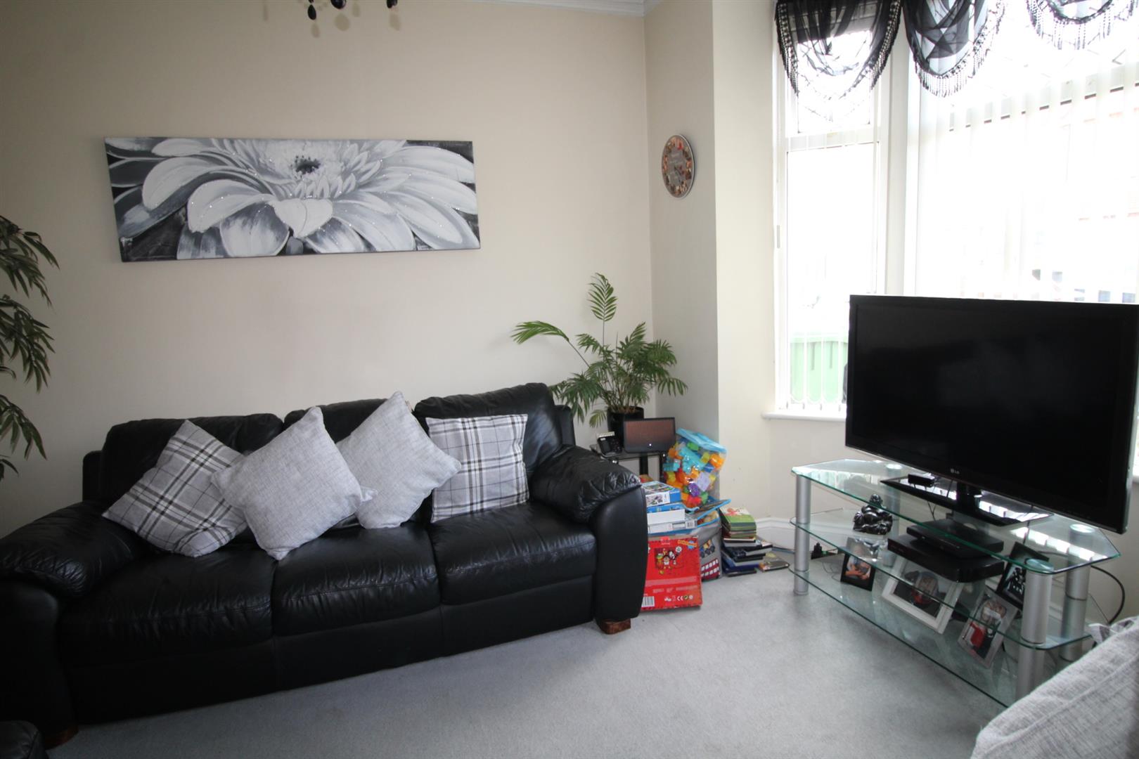 house - terraced for rent tipner road
