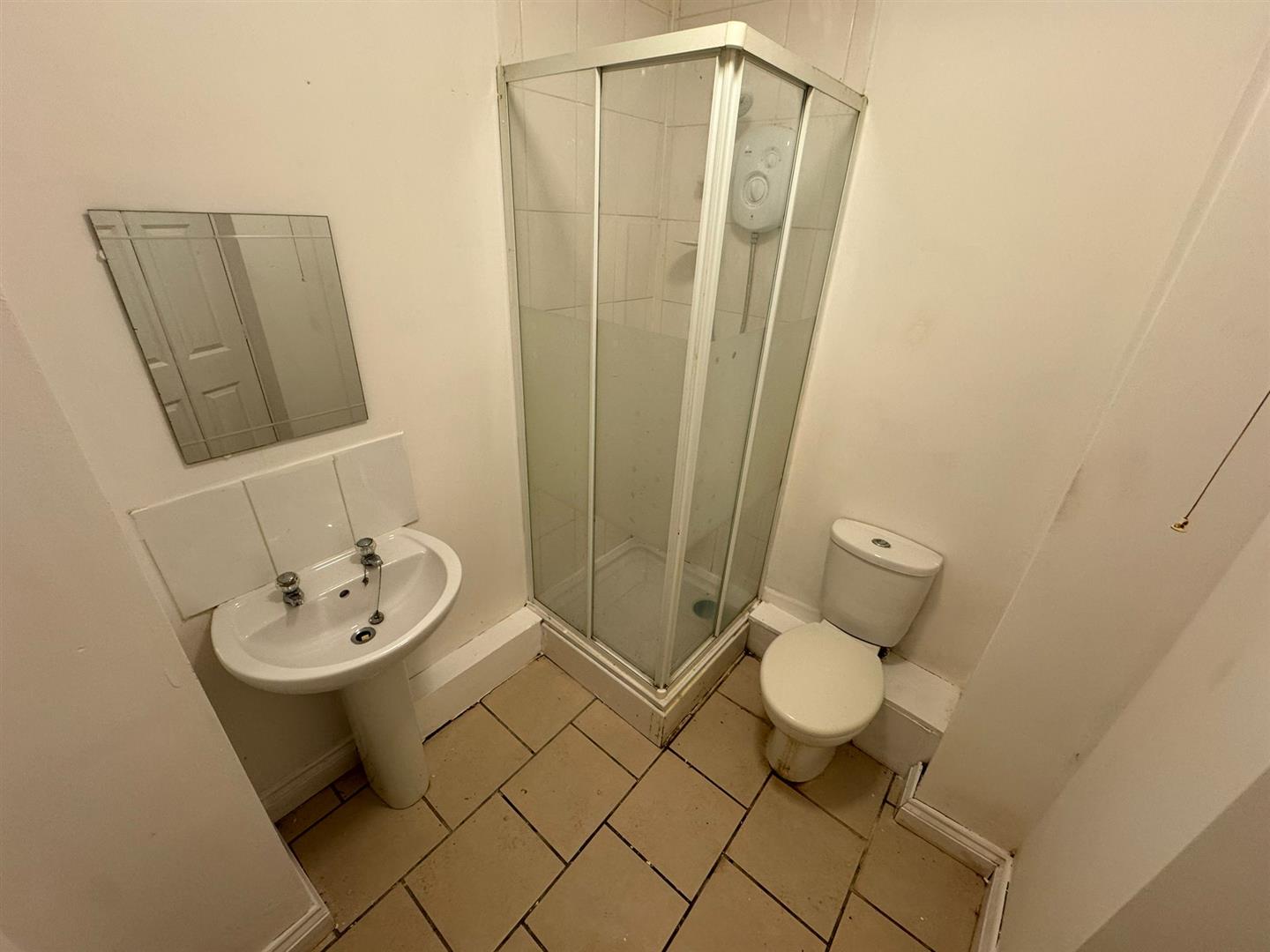 flat for rent bridgend road