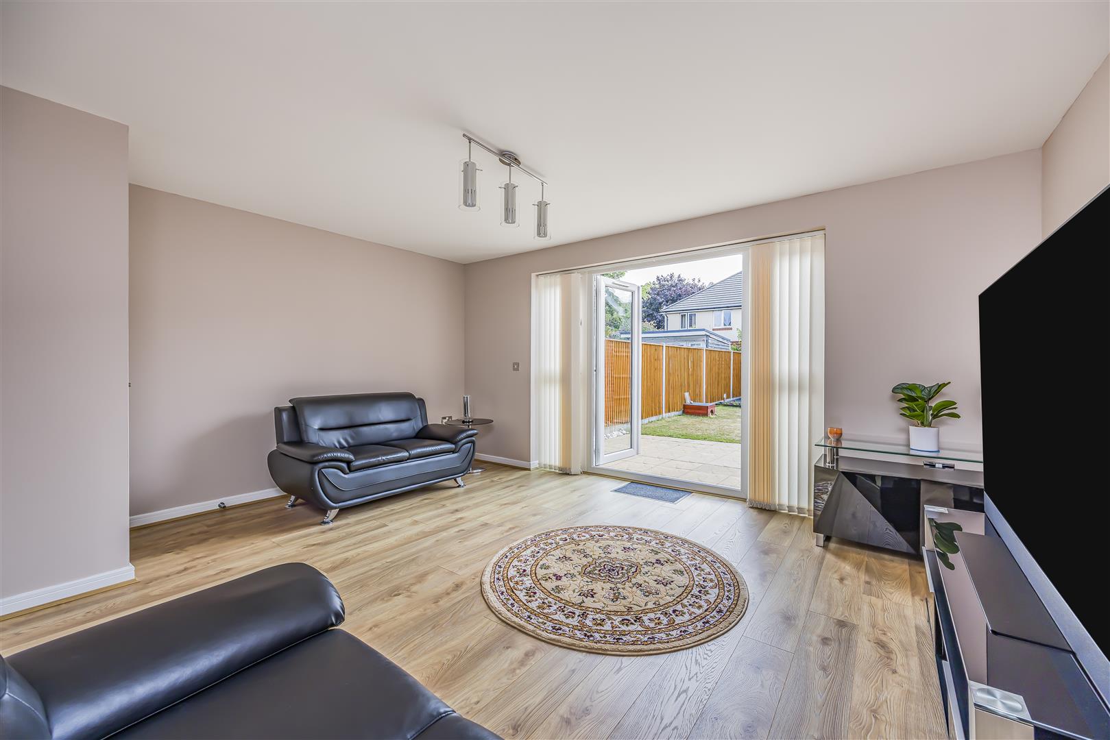 house - end terrace for sale union road