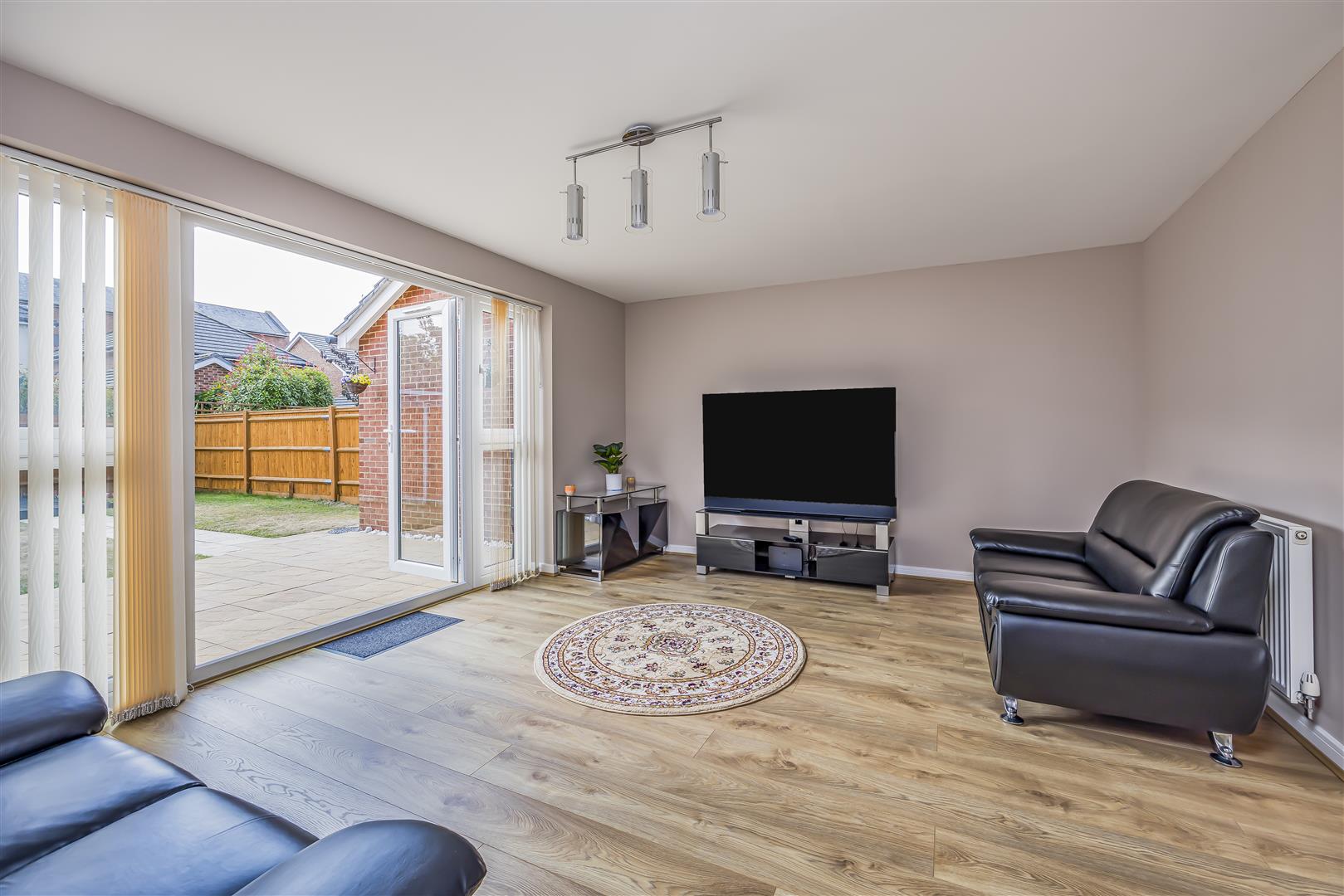house - end terrace for sale union road