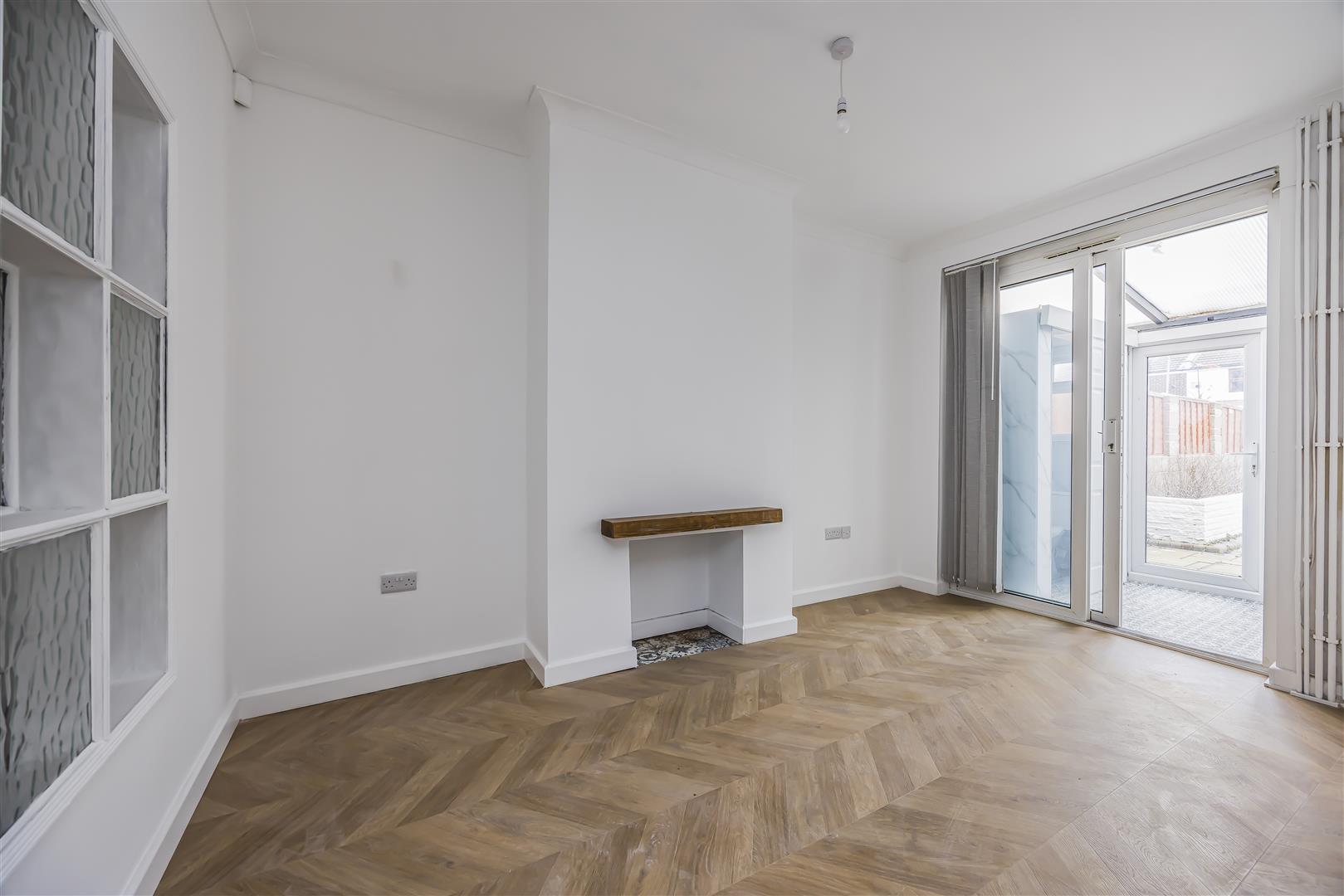 house - end terrace for rent catisfield road