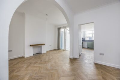 house - end terrace for rent catisfield road