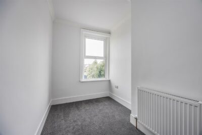 house - end terrace for rent catisfield road