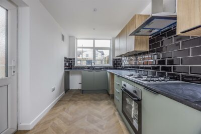 house - end terrace for rent catisfield road