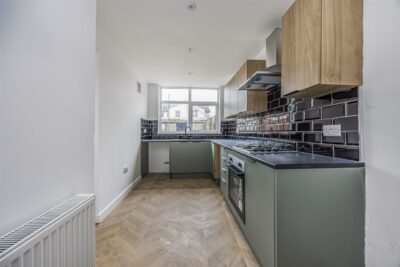 house - end terrace for rent catisfield road