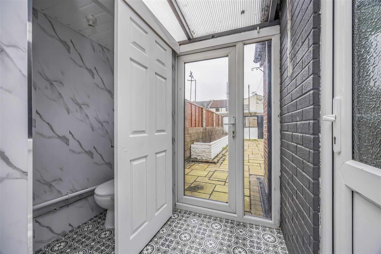 house - end terrace for rent catisfield road
