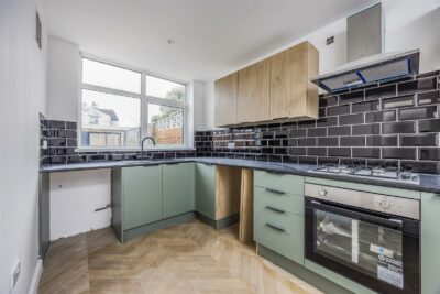 house - end terrace for rent catisfield road