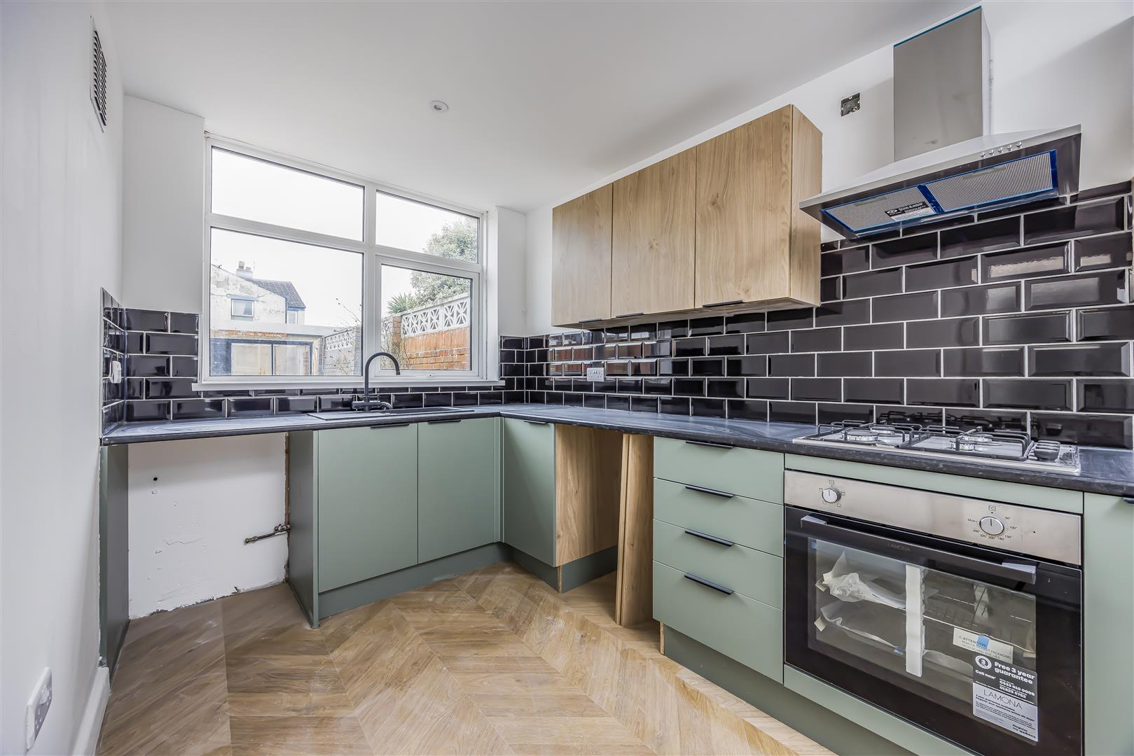 house - end terrace for rent catisfield road
