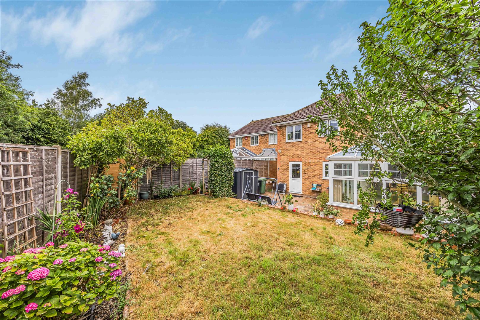 house - detached for sale pipit close