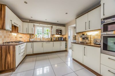 house - detached for sale pipit close