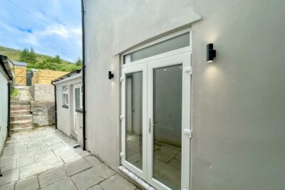 house for sale ynyswen road