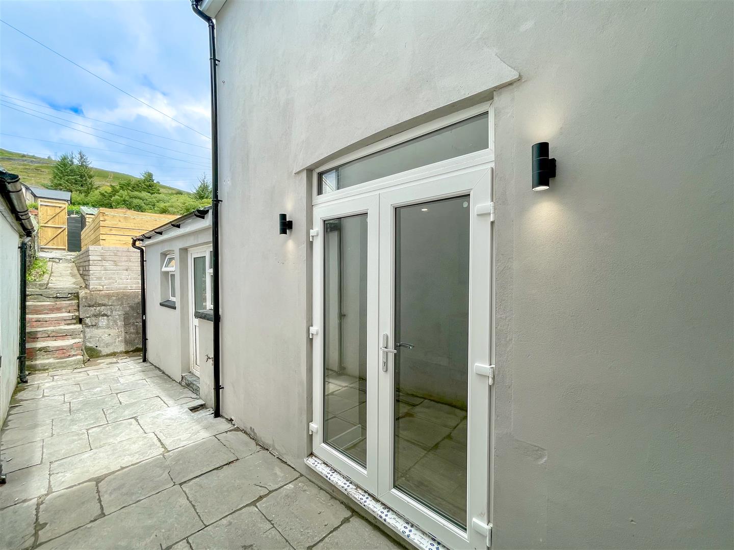 house for sale ynyswen road