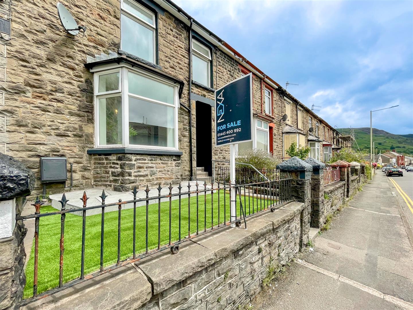 house for sale ynyswen road