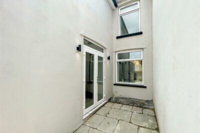house for sale ynyswen road