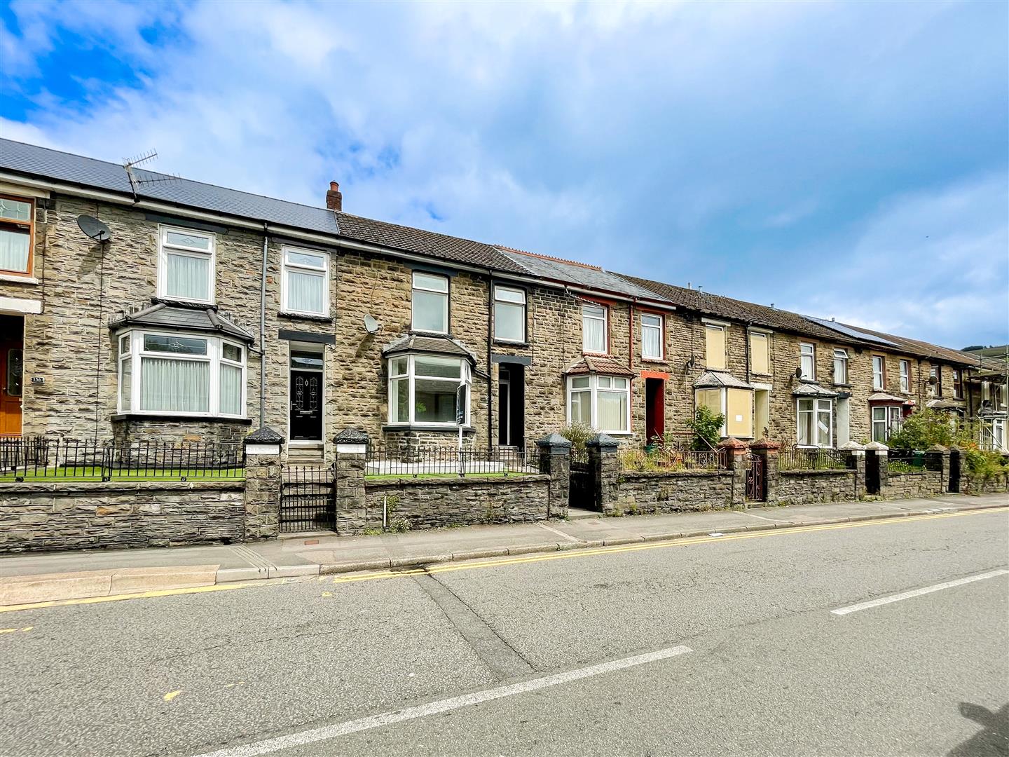 house for sale ynyswen road