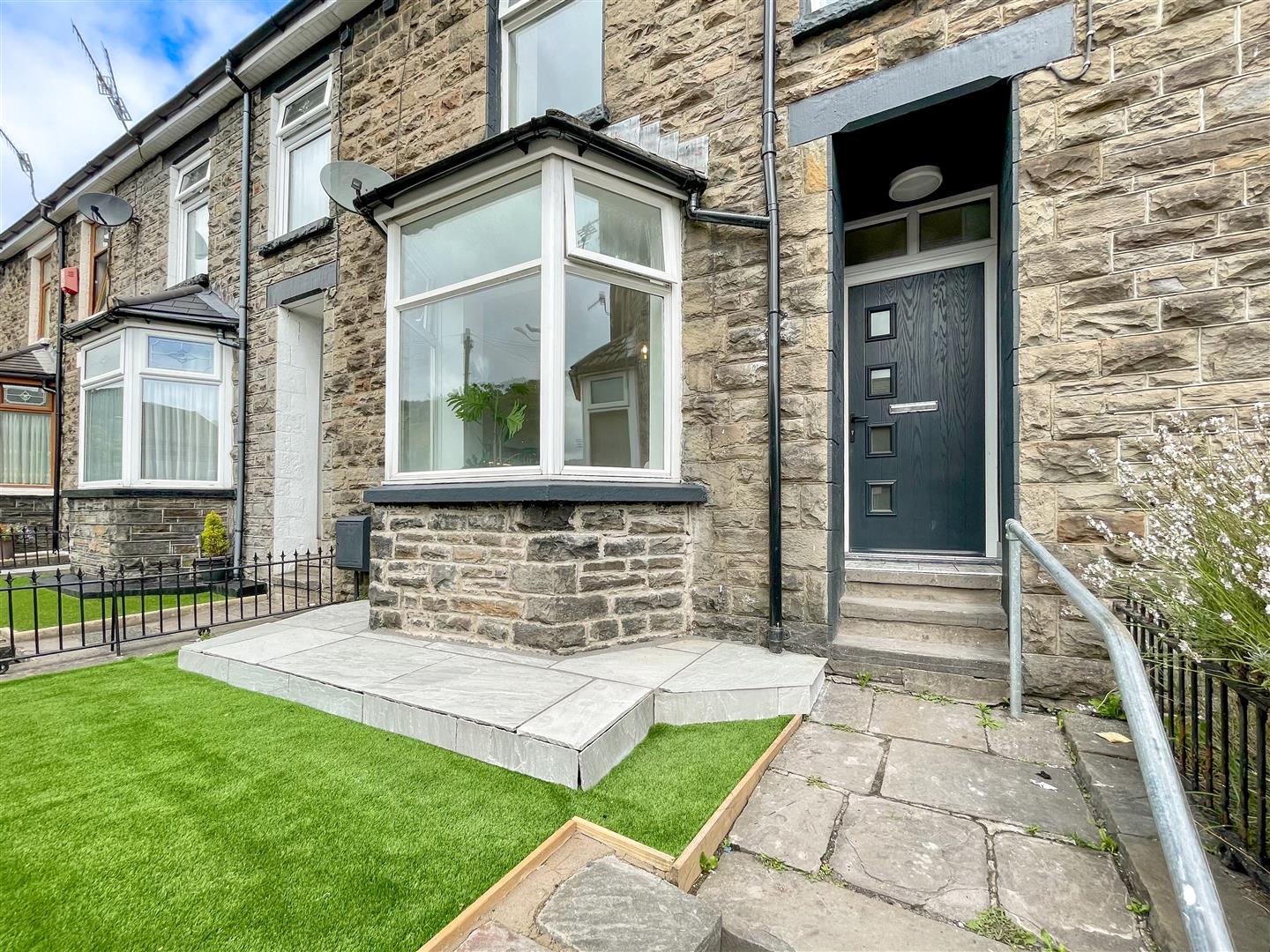 house for sale ynyswen road