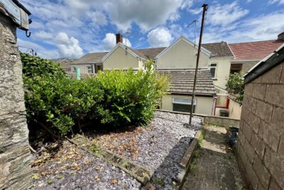 house - terraced for rent new road