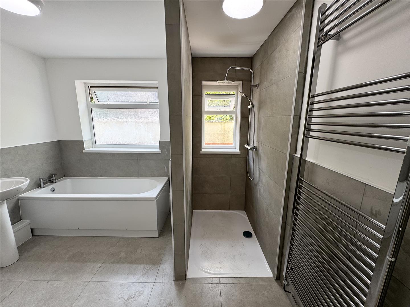 house - terraced for rent new road