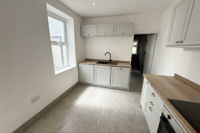 house - terraced for rent new road
