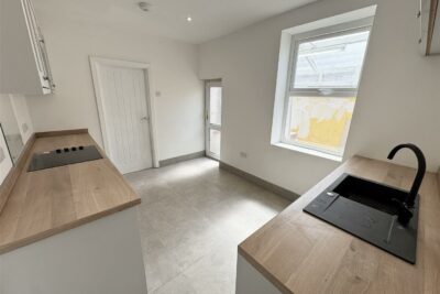 house - terraced for rent new road
